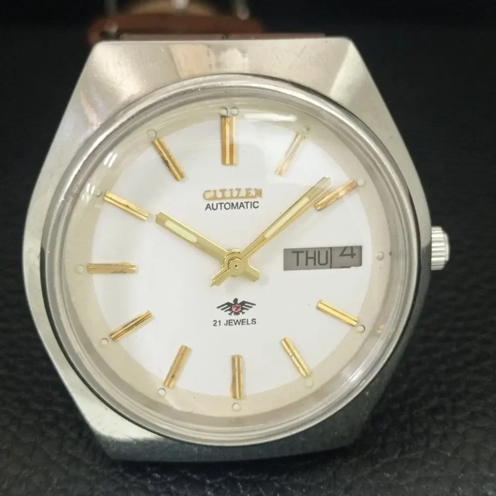 Vintage 1982 Citizen Automatic Mens Silver Watch W/daydate & White accents